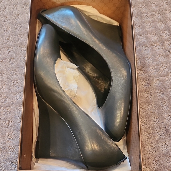 Gucci Women's Wedges in Grey - Picture 8 of 9